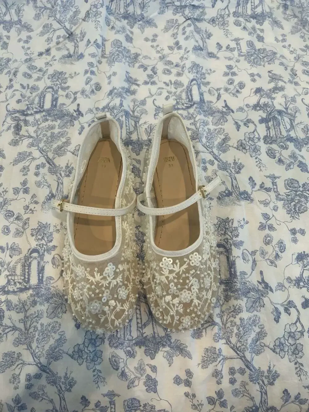 ZARA Girls Size 31 Ivory Beaded Sequin Floral Mesh Mary Jane Ballet Flats